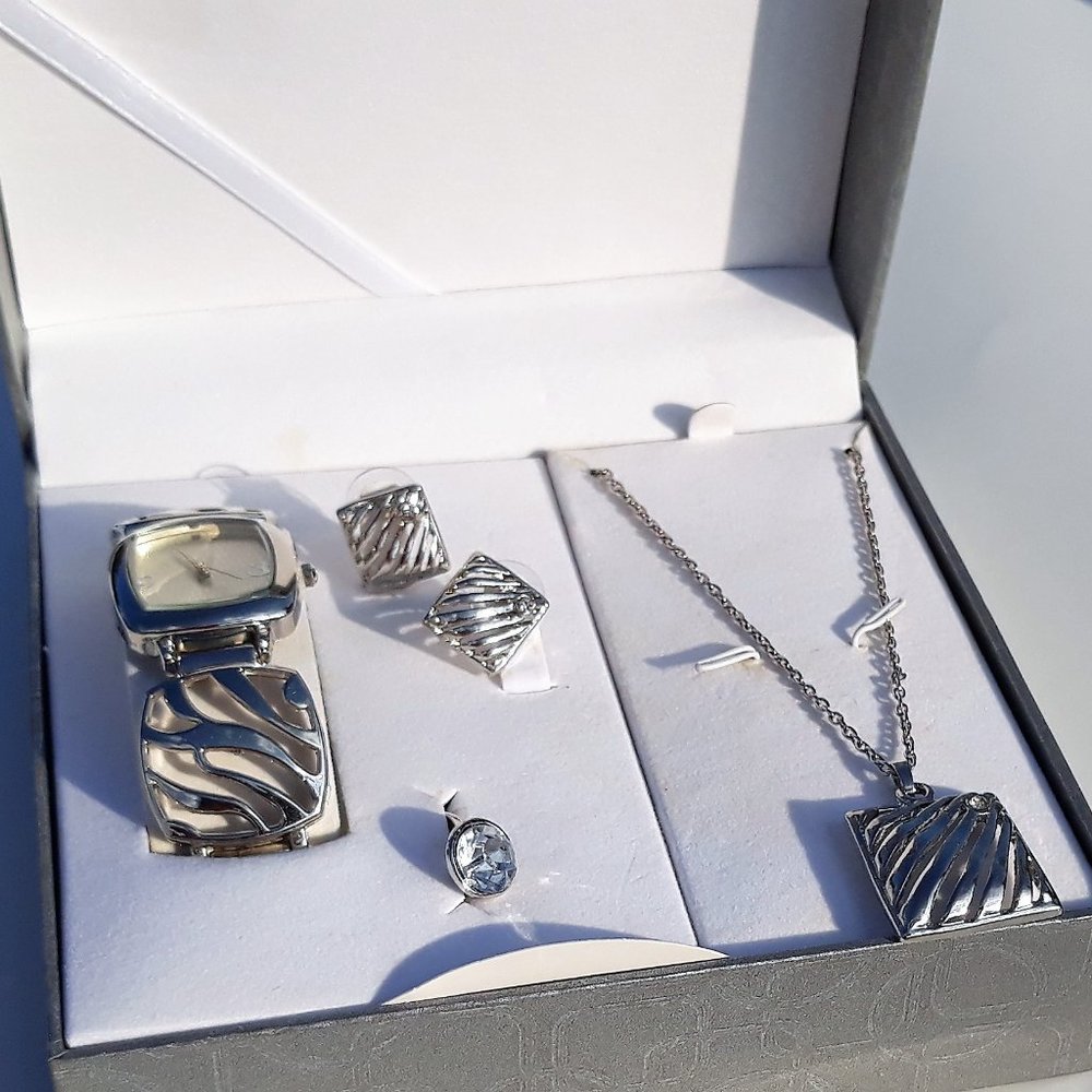 Women's Watch Pendant Earring & Ring Set